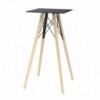 Mesa cuadrada alta Faz Wood para bar y taburetes Vondom
