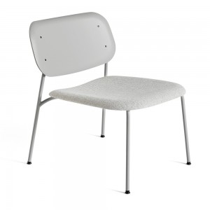 Butaca Soft Edge 10 Lounge asiento tapizado y de madera para interiores de Hay.