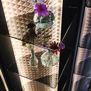 Vitrina Atelier de Cattelan Italia. Vitrina de diseño moderno. Vitrina de cristal.