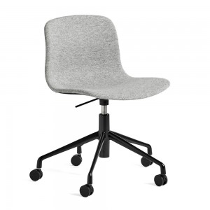 Silla AAC 51 de aluminio y polipropileno tapizada de Hay ideal para las oficinas