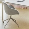 Silla AAC 121 tapizada de Hay. Silla giratoria tapizada.