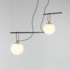 Lámpara de suspensión NH S3 2 arms Artemide con un diseño moderno y elegante.
