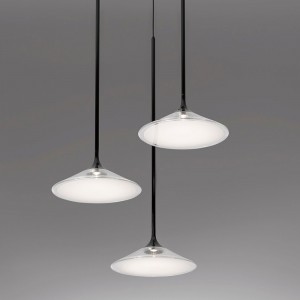 Orsa Cluster de Artemide es una lámpara de suspensión moderna y elegante.