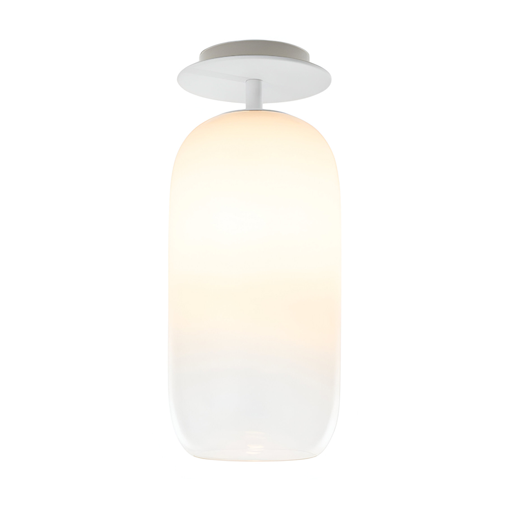 Lámpara techo Gople Mini de Artemide con un diseño moderno y sofisticado.