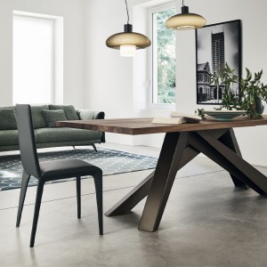Mesa Big Table fija madera de Bonaldo. Mobiliario de diseño italiano.