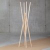 Perchero Simetria de Prostoria. Perchero de diseño de madera.