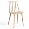 Silla de madera J77 de Hay para comedor.