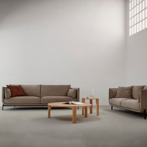 Sofá Must de Omelette ed. Sofá de diseño ideal para ambientes interiores.