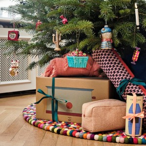 Alfombra Pinocchio de lana tejida a mano de Hay. Complementos originales.