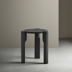 Taburete bajo Domus de Omelette ed. Tabuete ideal para ambientes interiores.