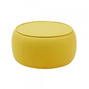 Pouf moderno Conga para salón de Softline. Butacas y poufs de diseño nórdico.