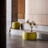 Pouf moderno Conga para salón de Softline. Butacas y poufs de diseño nórdico.