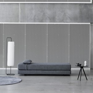 Sofá cama clásico y elegante Duet para dormitorio de Softline. Muebles de diseño nórdico.