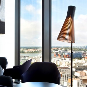 Lampara de pie moderna Secto 4210