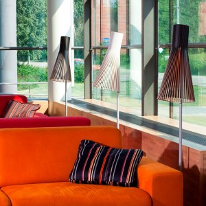 Lampara de pie moderna Secto 4210