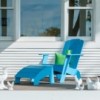 Butaca Adirondack Curved de Loll Designs. Productos hechos con material reciclado.