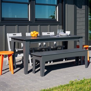 Banco Alfresco de Loll Designs. Productos hechos con material reciclado.