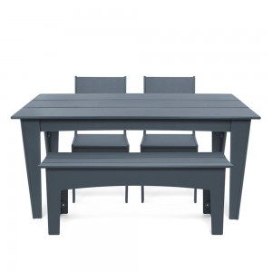 Mesa de comedor Alfresco de Loll Designs. Productos hechos con material reciclado.