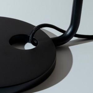 Lampara de mesa elegante Secto Petite 4620