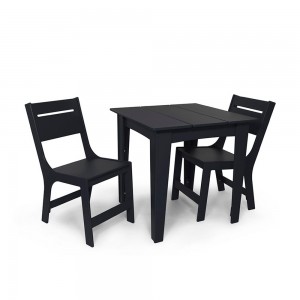 Mesa Alfresco cuadrada de Loll Designs. Productos hechos con material reciclado.
