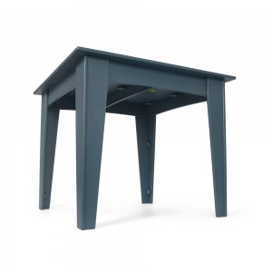 Mesa Alfresco cuadrada de Loll Designs. Productos hechos con material reciclado.