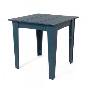 Mesa Alfresco cuadrada de Loll Designs. Productos hechos con material reciclado.