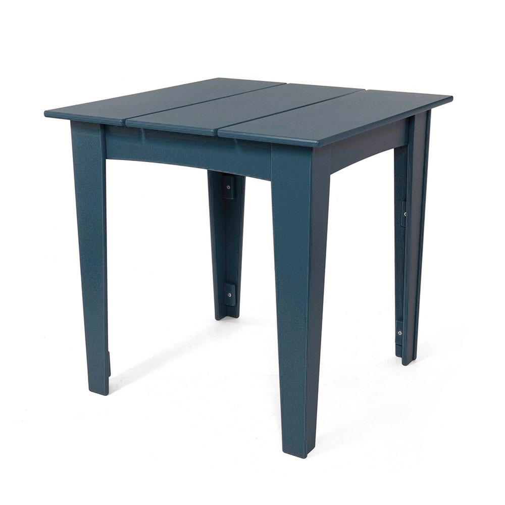 Mesa Alfresco cuadrada de Loll Designs. Productos hechos con material reciclado.