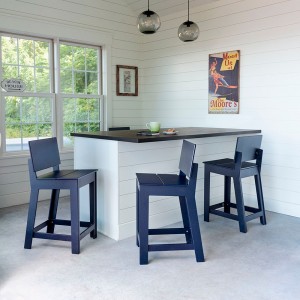 Taburete Fresh Air con respaldo de Loll Designs. Productos hechos con material reciclado.