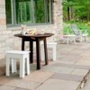 Mesa Fresh Air redonda de Loll Designs. Productos hechos con material reciclado.