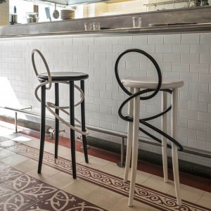 Taburete alto Cirque Two Tone de GTV Thonet Vienna. Taburetes de diseño.