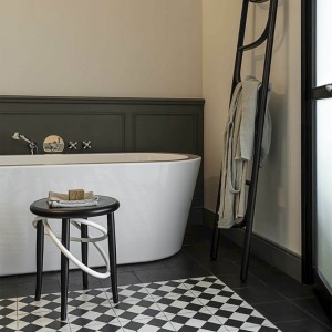 Taburete bajo Cirque two tone de GTV Thonet Vienna. Sillas, taburetes y sillones.