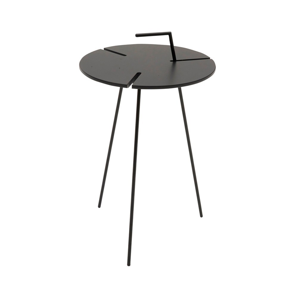 Mesa auxiliar de diseño Stok de Softline. Mesas de madera estilo nórdico.