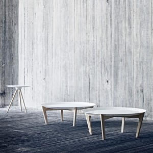 Mesa auxiliar Tray de Softline. Mesas auxiliares para salón de diseño nórdico.