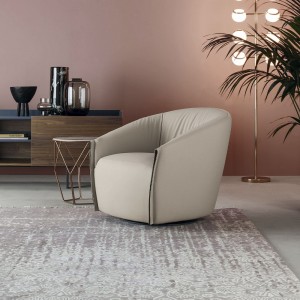 Sillón Bodo tapizado de Bonaldo. Mobiliario de muebles de diseño italiano.