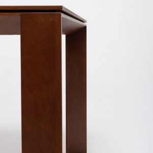 Mesa extensible moderna Iru de Ondarreta. Mobiliario de diseño