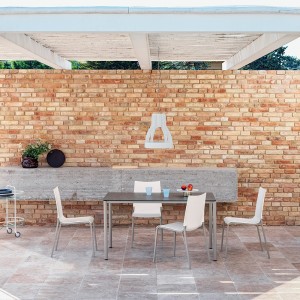 Mesa Moon Rectangular de Bontempi. Catálogo de mesas fijas o extensibles de diseño italiano.