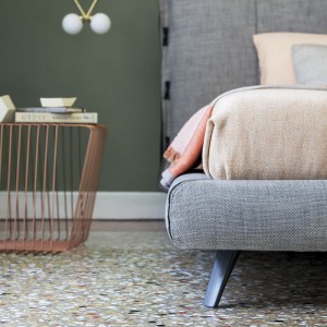 Cama Cuff de Bonaldo. Mobiliario de diseño italiano para dormitorios.