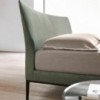 Cama Maya de Alivar. Muebles modernos italianos. Mobiliario de diseño elegante.