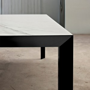 Mesa Genio Extensible Cerámica o Mármol de Bontempi. Mesas modernas de diseño.