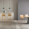 Taburete Varya Wood madera Inclass. Diseño ideal para ambientes de interior.