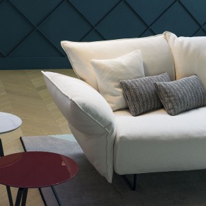 Sofá Madame C. de Bonaldo. Cómodo sofá de diseño italiano para salón.