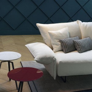 Sofá Madame C. de Bonaldo. Cómodo sofá de diseño italiano para salón.