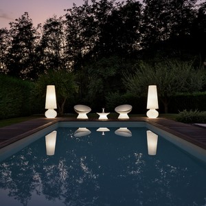 Mesa centro Coffee con luz para exteriores Fade de Plust Collection.