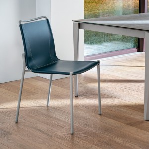 Silla Shape de Bontempi.  Sillas y butacas de diseño. Muebles italianos.