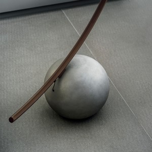 Lámpara de pie Cirlce de Bontempi. Lámparas de pie contemporáneas para salón.