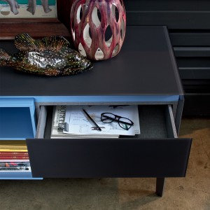 Aparador Cosmopolitan 184 de Bontempi. Muebles modernos italiano para salón.