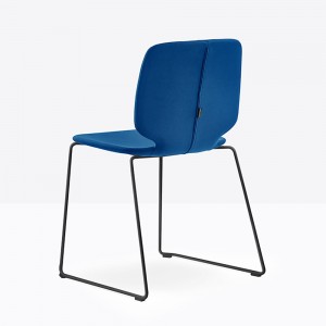 Silla Babila 2731/2741 de Pedrali. Sillas de diseño. Sillas tapizadas.