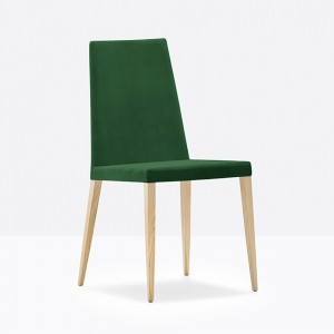 Silla Dress 530 de Pedrali. Sillas de diseño. Sillas tapizadas de salón.