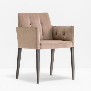 Sillón Dress 535 de Pedrali. Sillones y sillas de diseño italiano moderno.