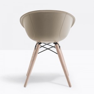Sillón Gliss 904/F de Pedrali. Sillones de diseño. Sillones para salón.